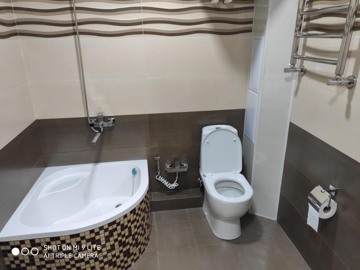 1-Bedroom Apartment In The Very City Center ทาชเคนต์ ภายนอก รูปภาพ